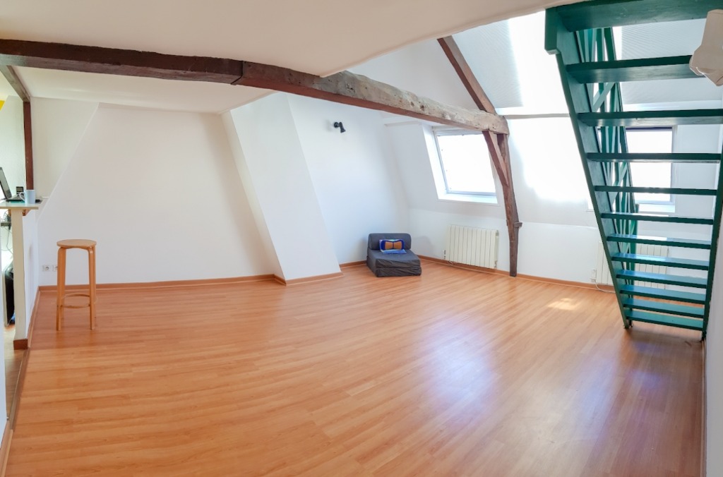 Loos 59120 appartement atypique type t3 de 80m2 Photo 2 - Brique Rouge Immobilier