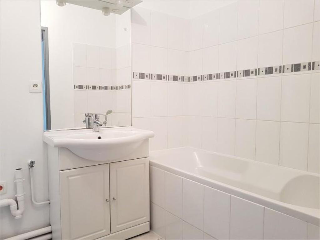 Les melusines magnifique type iii  louer Photo 4 - Brique Rouge Immobilier