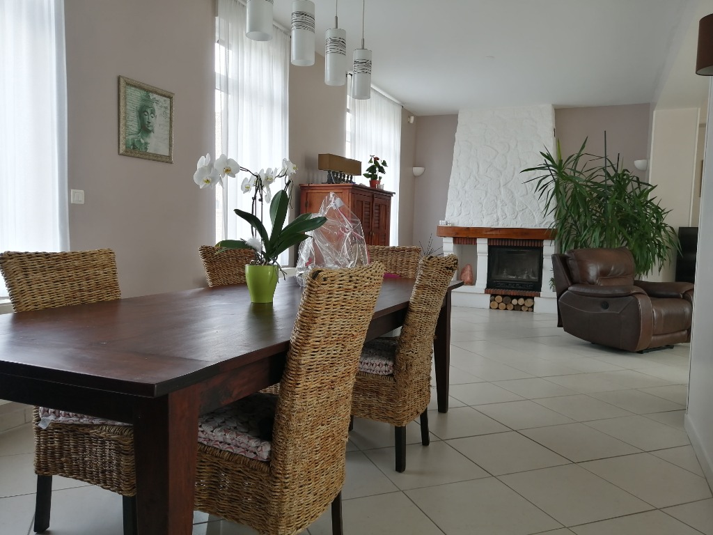 Maison semi individuelle 205m habitable   secteur englos Photo 3 - Brique Rouge Immobilier