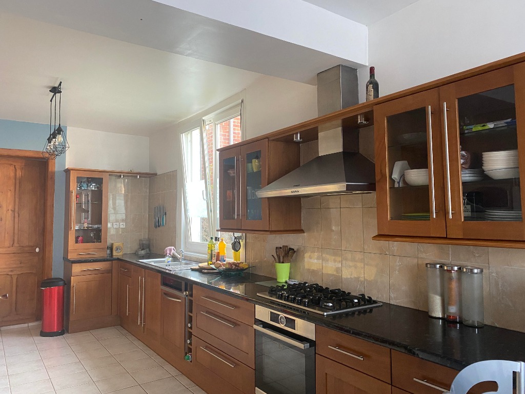 Belle maison ancienne  631m au coeur d un beau village Photo 3 - Brique Rouge Immobilier