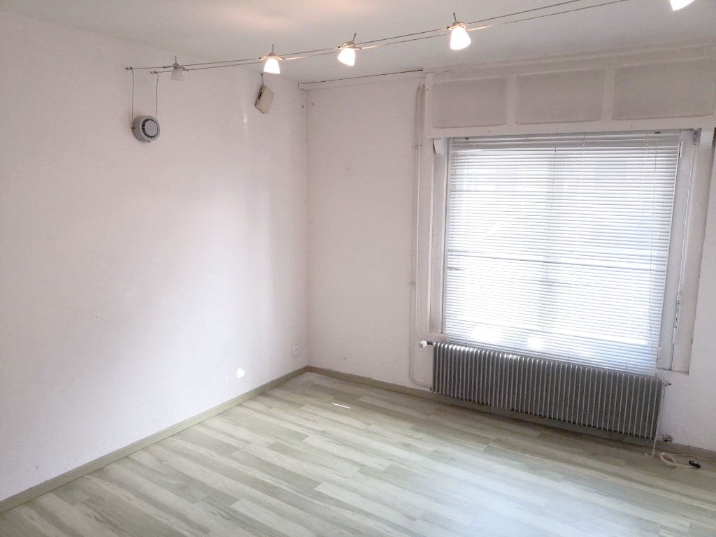 Bureau  louer sur la commune de santes Photo 1 - Brique Rouge Immobilier