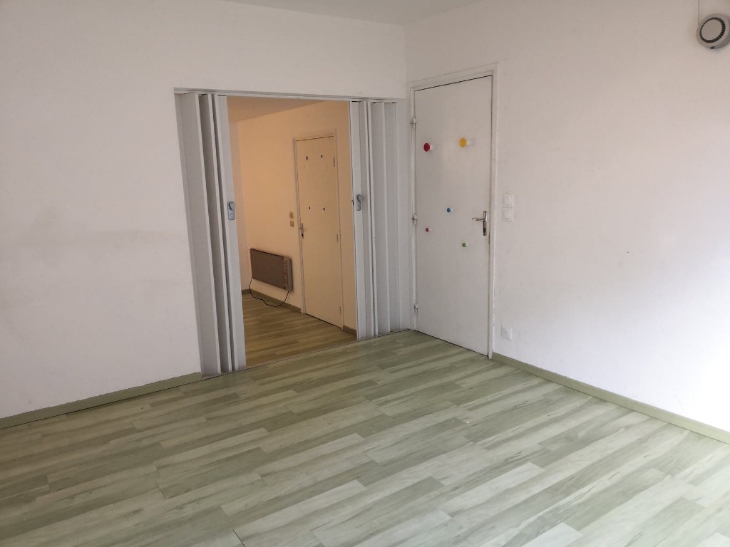 Bureau  louer sur la commune de santes Photo 2 - Brique Rouge Immobilier