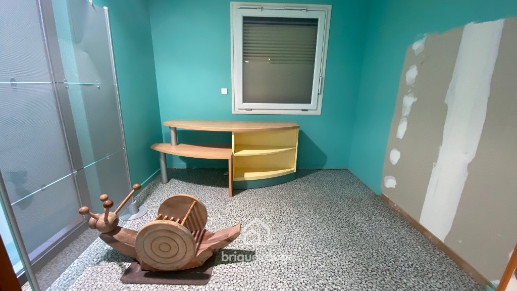 Local commercial de 109m   cave parking Photo 3 - Brique Rouge Immobilier