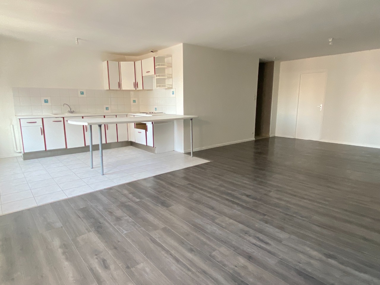 Beaux volumes proche toutes commodites  Photo 3 - Brique Rouge Immobilier