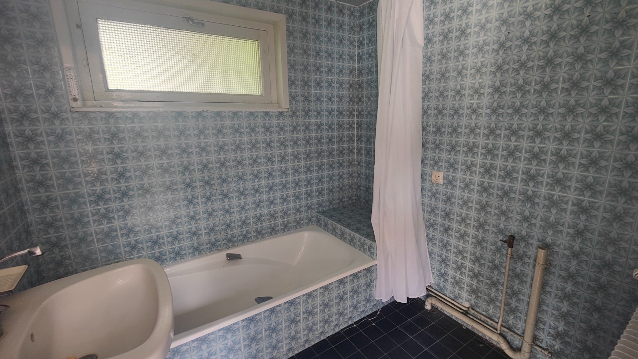 Semi plain pied individuel  renover sur 3200 m Photo 9 - Brique Rouge Immobilier