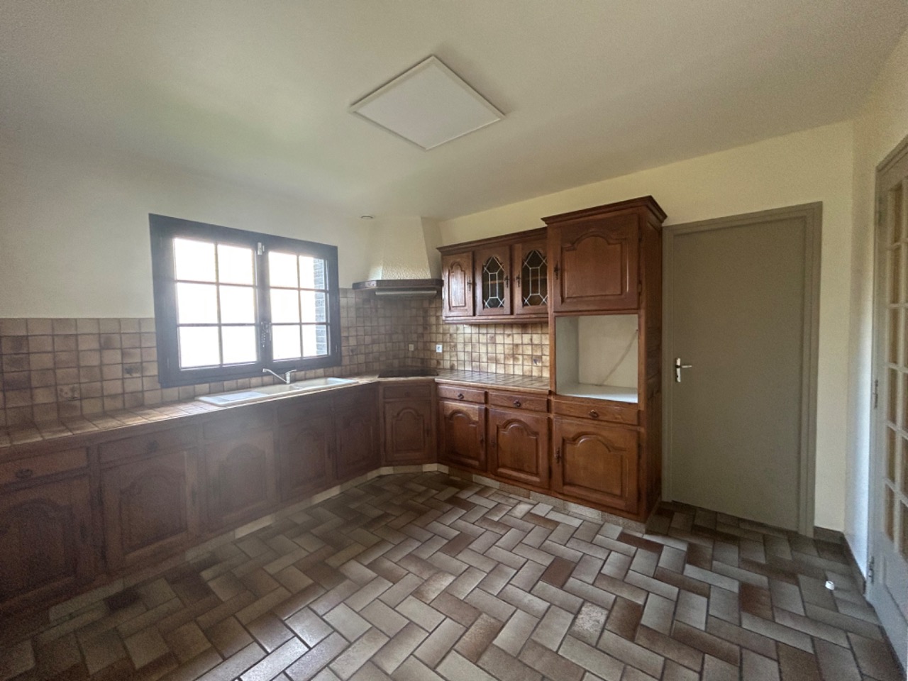 Plain pied individuel 3 chambres jardin garage parking Photo 5 - Brique Rouge Immobilier