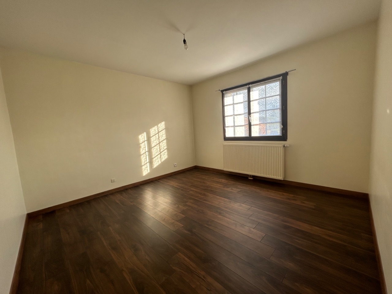 Plain pied individuel 3 chambres jardin garage parking Photo 7 - Brique Rouge Immobilier