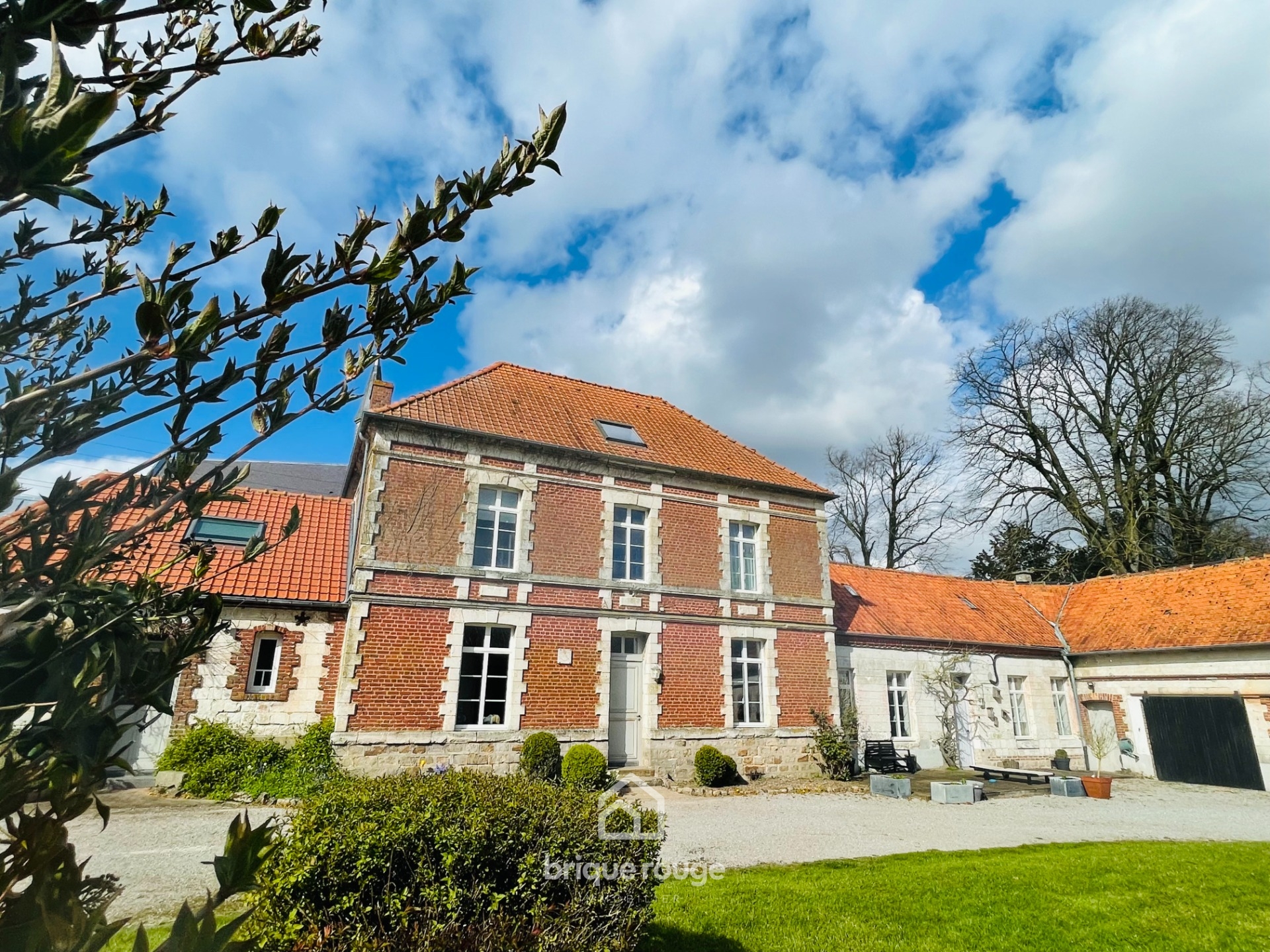 Corps de ferme au carre et dependances campagne arras Photo 2 - Brique Rouge Immobilier