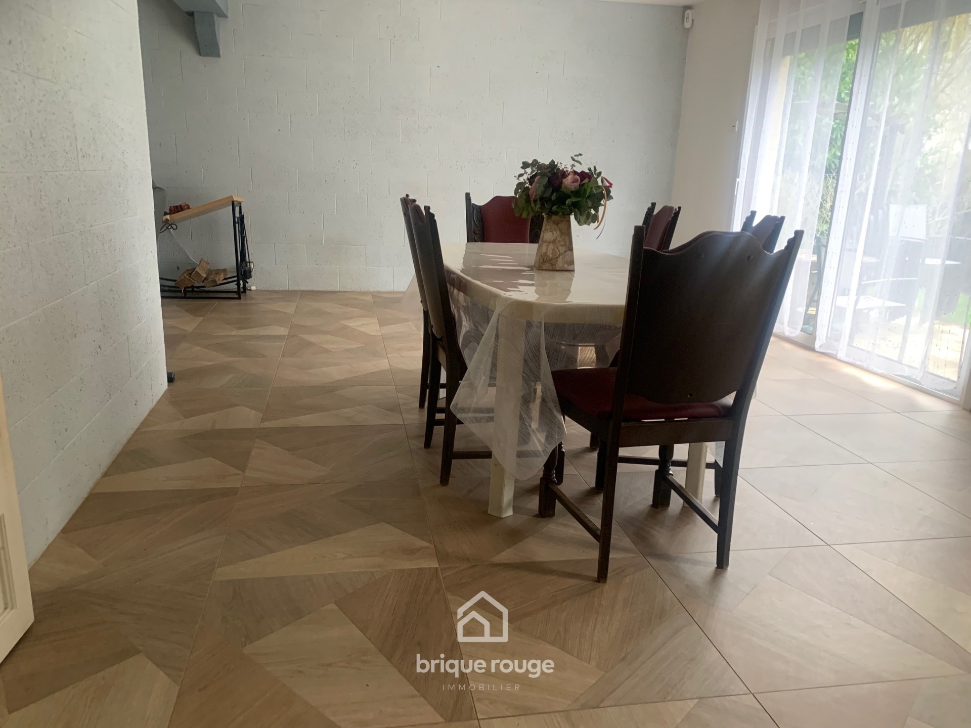 Maison individuelle semi plain pied 5 chambres Photo 1 - Brique Rouge Immobilier Maison individuelle semi plain pied 5 chambres Photo 1 - Brique Rouge Immobilier