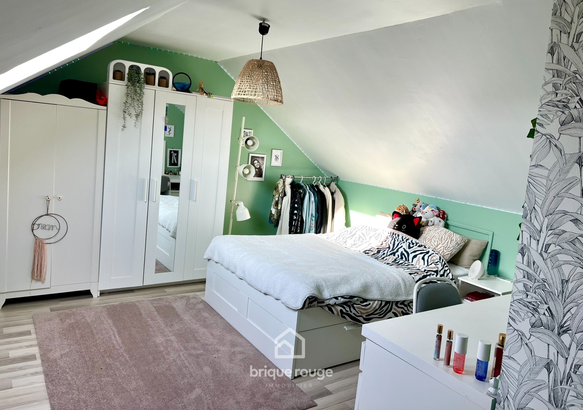 Maison semi plain pied 4 chambres jardin garage carport Photo 4 - Brique Rouge Immobilier