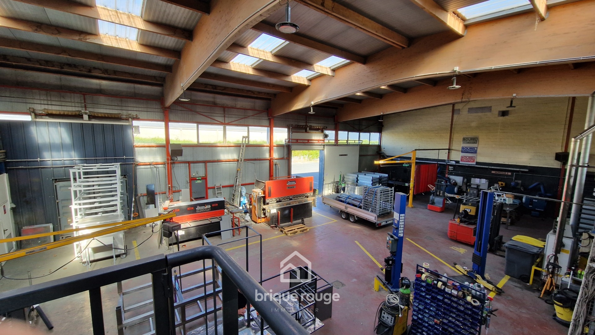 Batiment industriel avec loft et studio de fonction Photo 1 - Brique Rouge Immobilier Batiment industriel avec loft et studio de fonction Photo 1 - Brique Rouge Immobilier