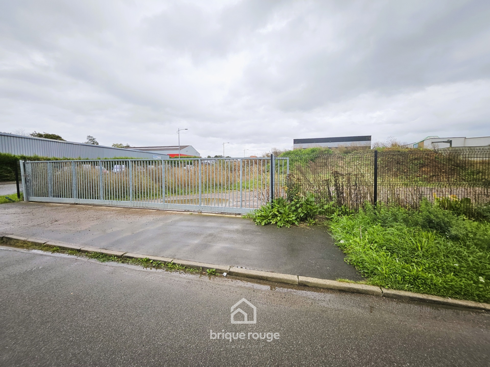 Terrain vendin les bethune en zone industrielle Photo 1 - Brique Rouge Immobilier Terrain vendin les bethune en zone industrielle Photo 1 - Brique Rouge Immobilier