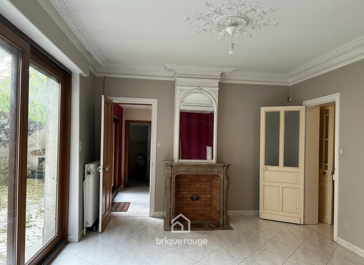 Local commercial 110 m plus habitation 5chambres 260m Photo 3 - Brique Rouge Immobilier