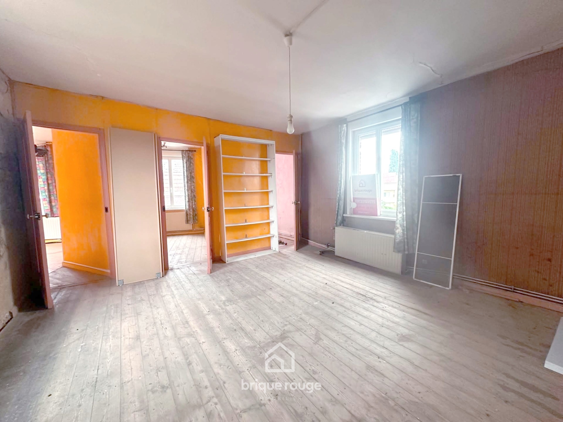 Corps de ferme au carre au gros potentiel  Photo 2 - Brique Rouge Immobilier