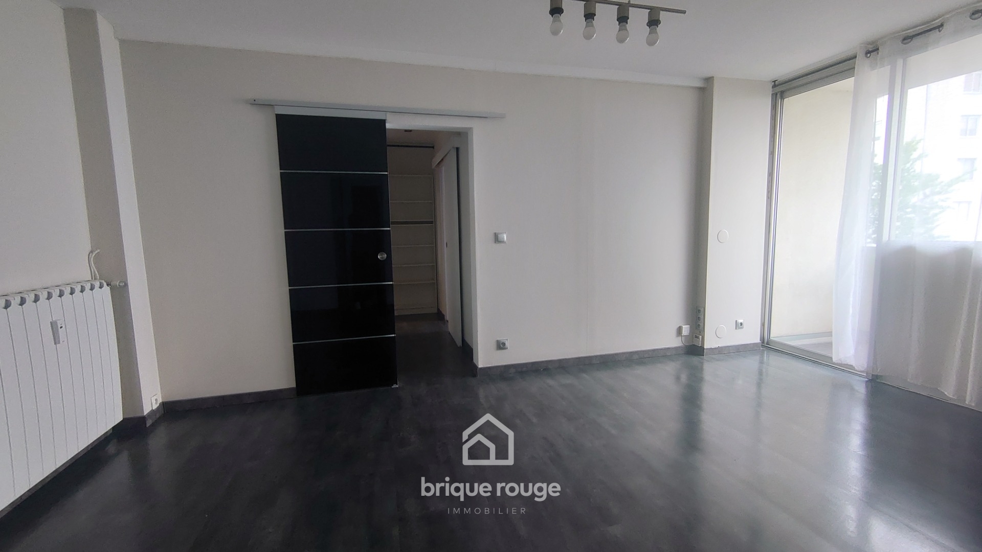 Lumineux t2 avec balcon sur le secteur de la madeleine Photo 3 - Brique Rouge Immobilier Lumineux t2 avec balcon sur le secteur de la madeleine Photo 3 - Brique Rouge Immobilier