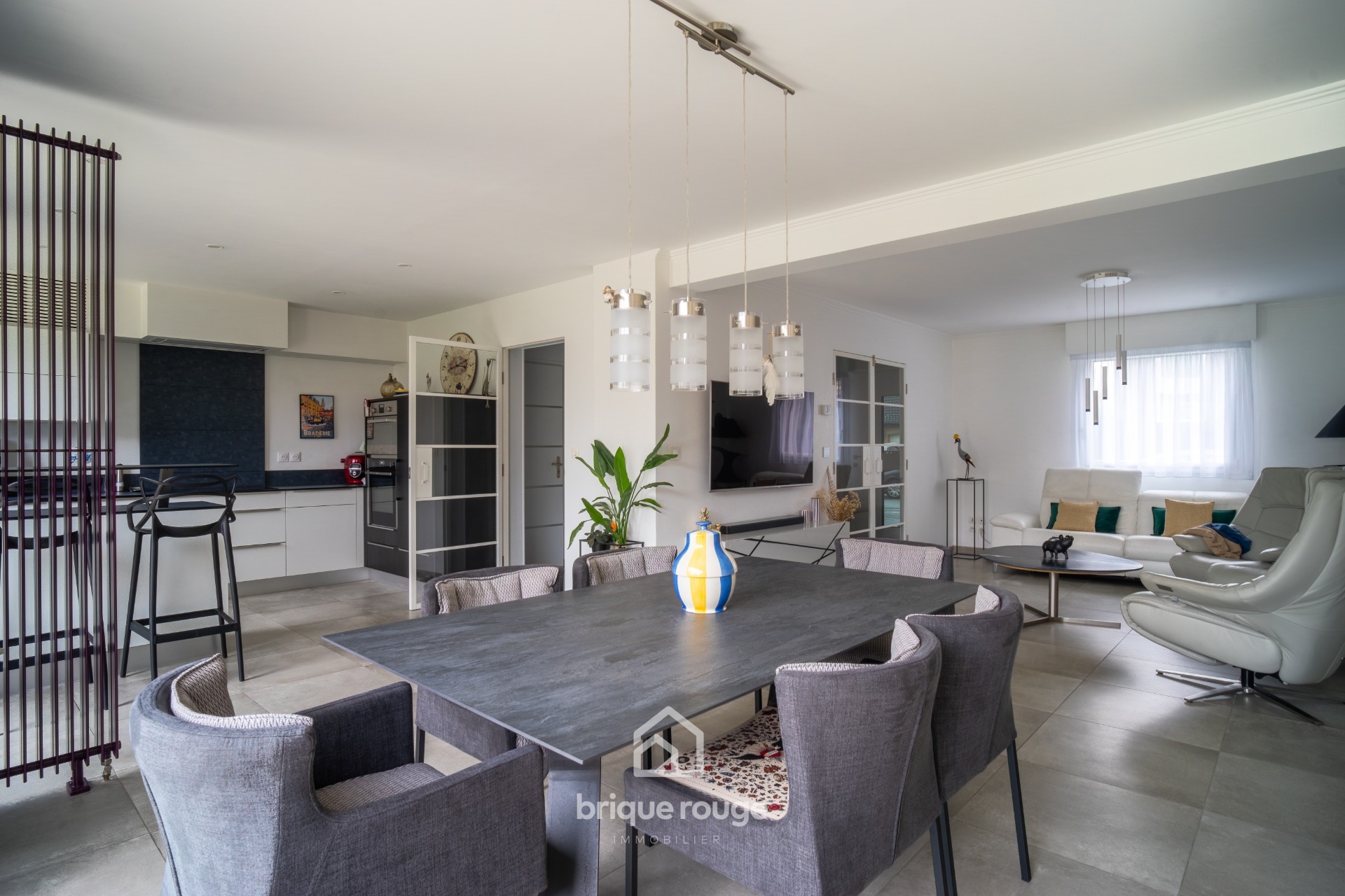 Coup de coeur pour cette magnifique maison 4 chambres Photo 1 - Brique Rouge Immobilier Coup de coeur pour cette magnifique maison 4 chambres Photo 1 - Brique Rouge Immobilier