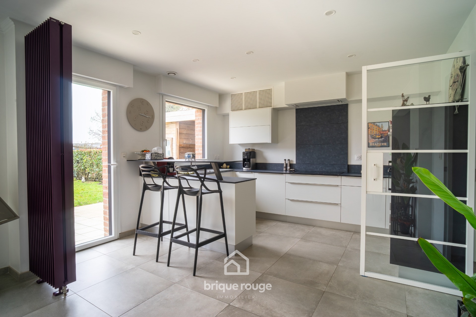 Coup de coeur pour cette magnifique maison 4 chambres Photo 4 - Brique Rouge Immobilier Coup de coeur pour cette magnifique maison 4 chambres Photo 4 - Brique Rouge Immobilier