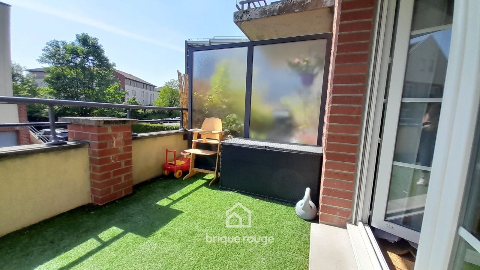 Bel appartement t3 avec terrasse et garage proche tramway Photo 1 - Brique Rouge Immobilier