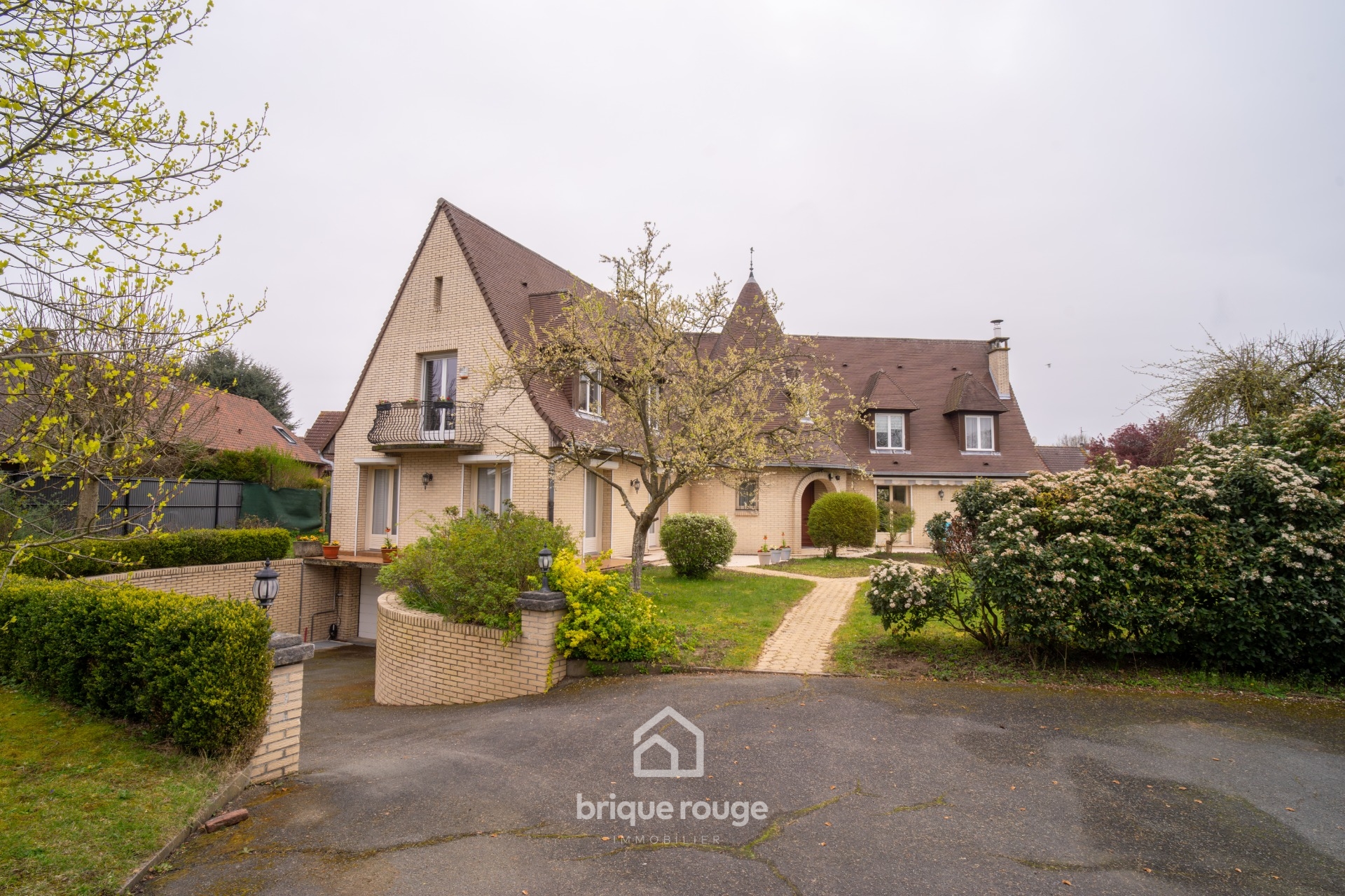 Exclusivite coup de coeur 320m habitables Photo 2 - Brique Rouge Immobilier Exclusivite coup de coeur 320m habitables Photo 2 - Brique Rouge Immobilier