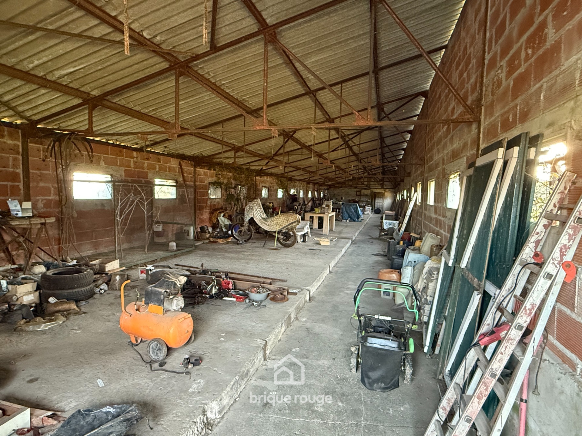 Maison individuelle avec hangar sur une parcelle de 7500 m Photo 8 - Brique Rouge Immobilier