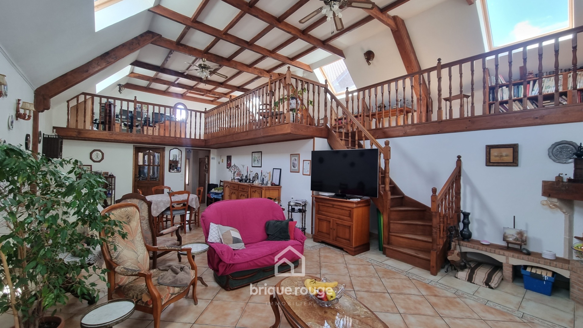 Maison semi plain pied de 175m sur 1 000m Photo 4 - Brique Rouge Immobilier