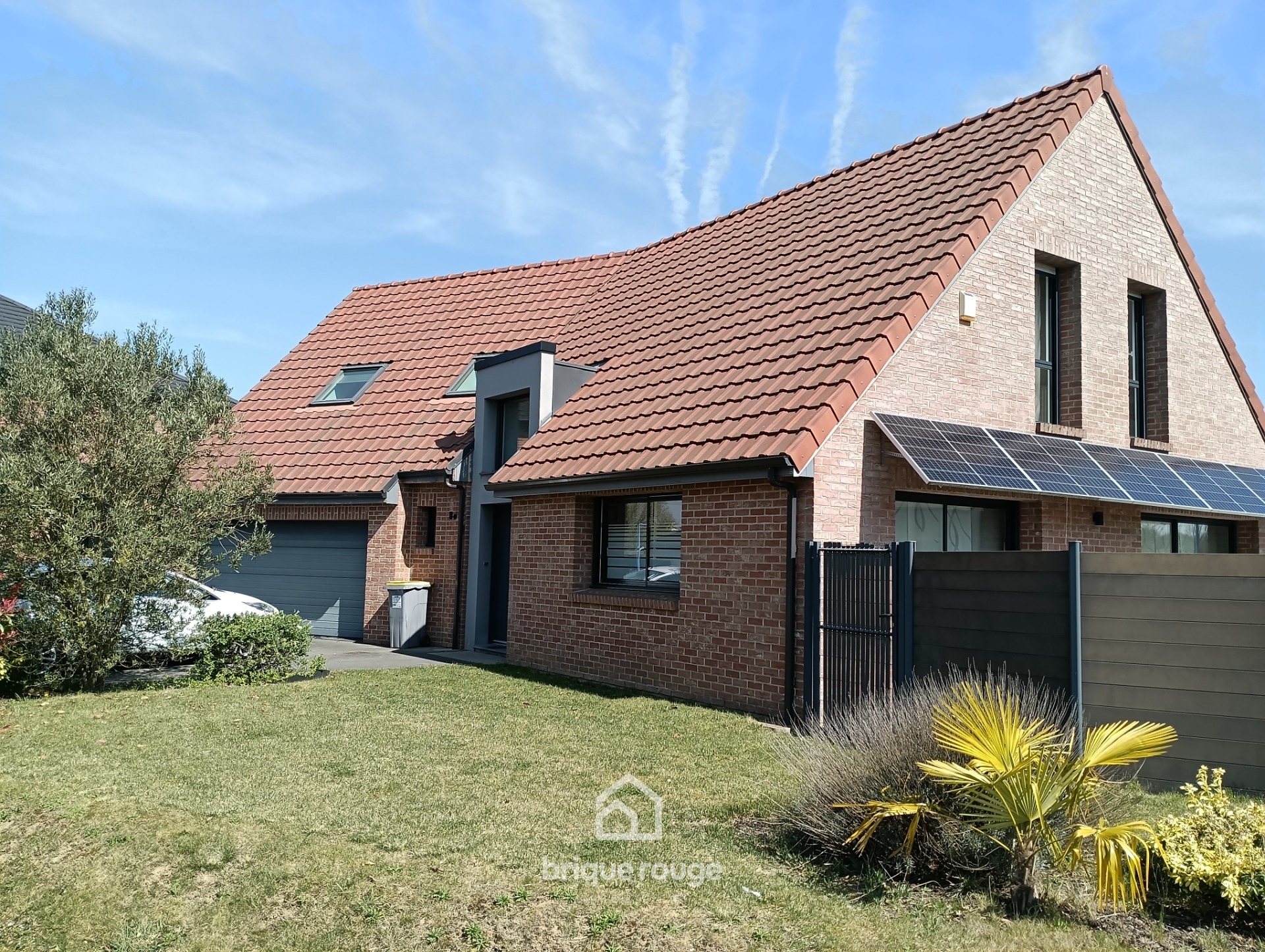 Magnifique villa semi plein pied de 205m2 Photo 1 - Brique Rouge Immobilier Magnifique villa semi plein pied de 205m2 Photo 1 - Brique Rouge Immobilier