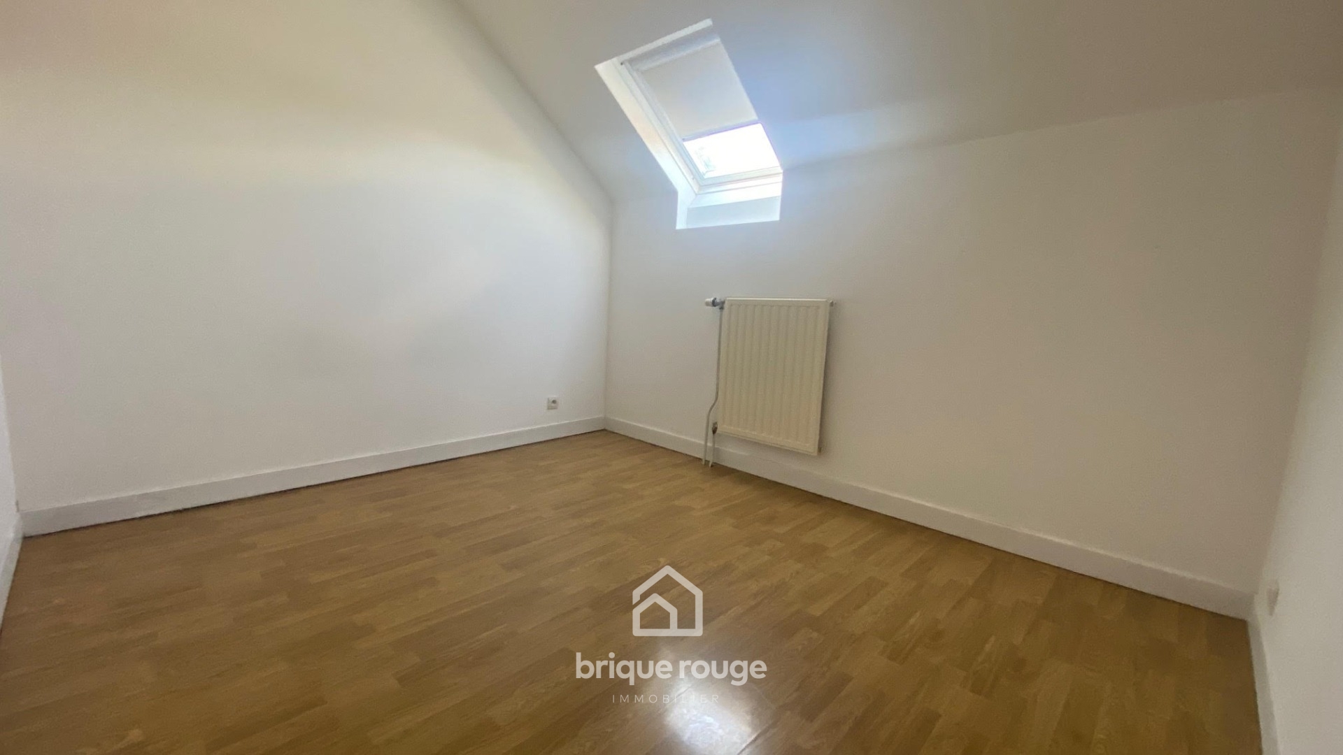 En exclusivite maison renovee 3 chambres jardin parking Photo 5 - Brique Rouge Immobilier