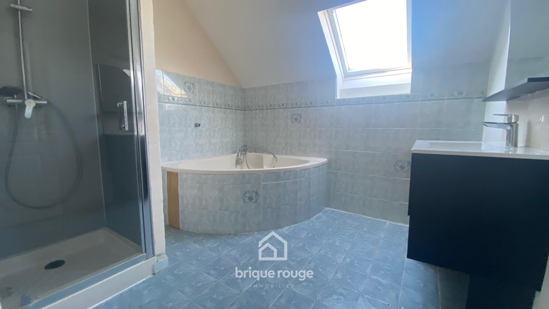 En exclusivite maison renovee 3 chambres jardin parking Photo 9 - Brique Rouge Immobilier