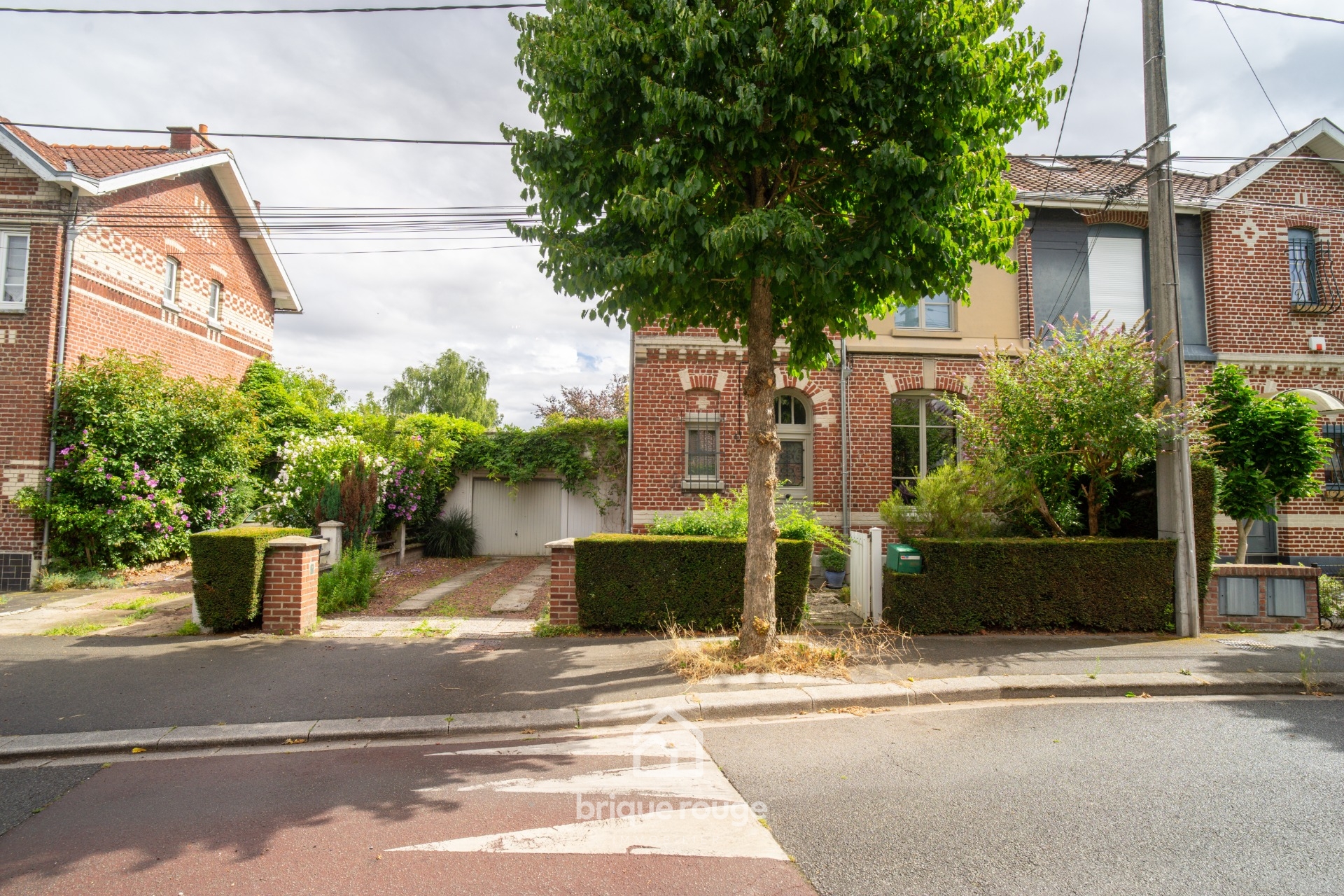 2 minutes  pied du chr calme absolu Photo 1 - Brique Rouge Immobilier