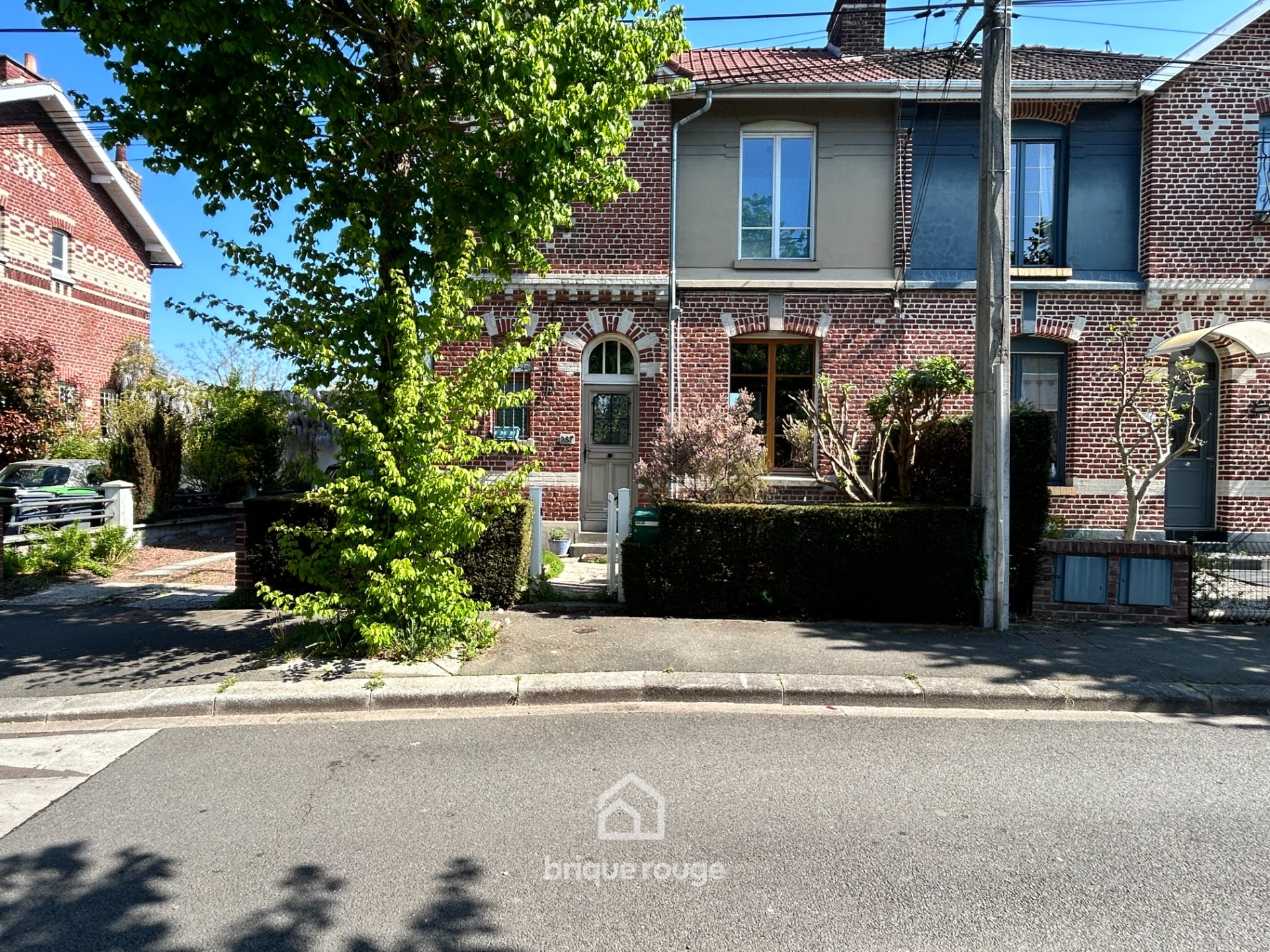 2 minutes pied du chr calme absolu Photo 1 - Brique Rouge Immobilier 2 minutes pied du chr calme absolu Photo 1 - Brique Rouge Immobilier