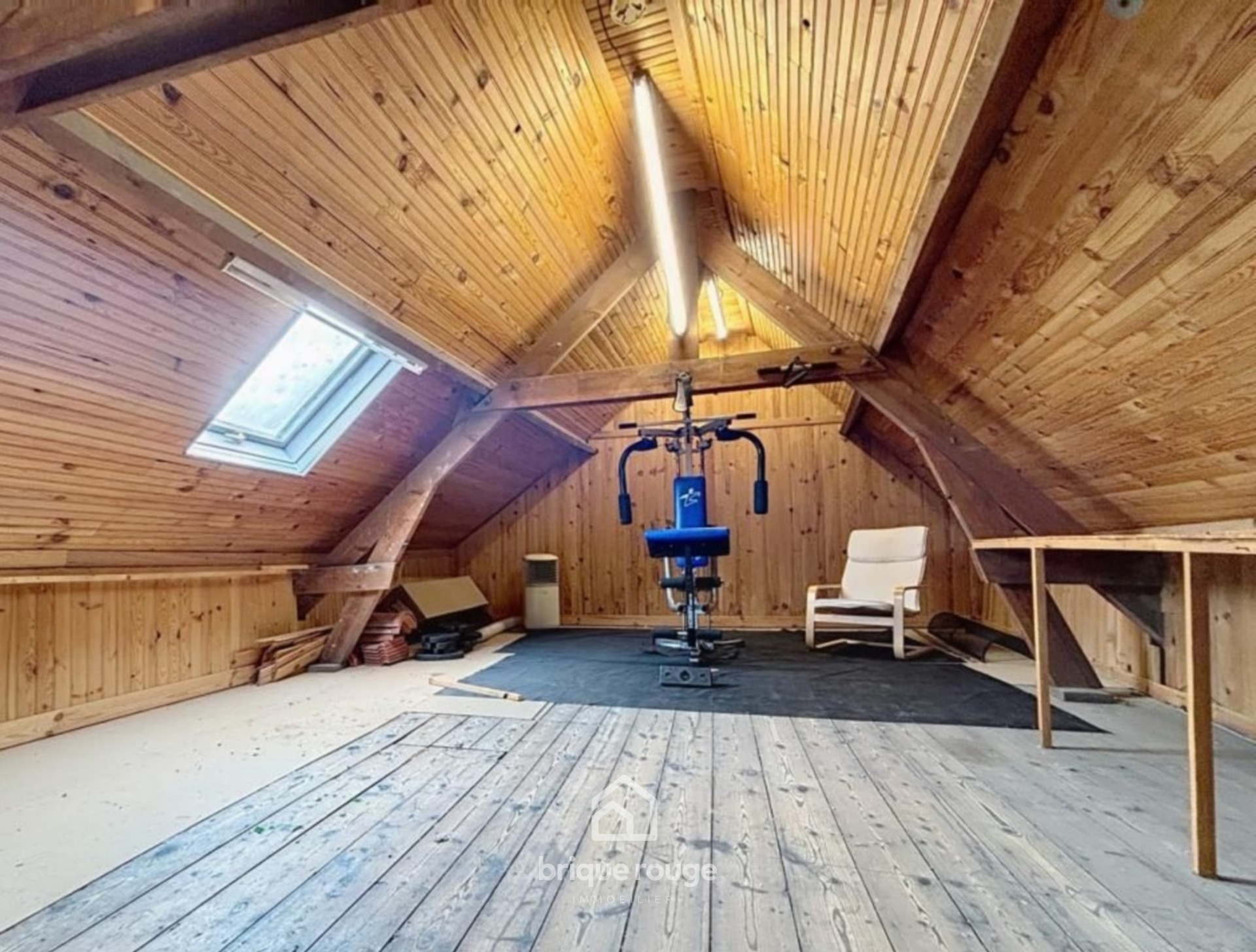 Maison 1930 large facade avec exterieur Photo 6 - Brique Rouge Immobilier Maison 1930 large facade avec exterieur Photo 6 - Brique Rouge Immobilier