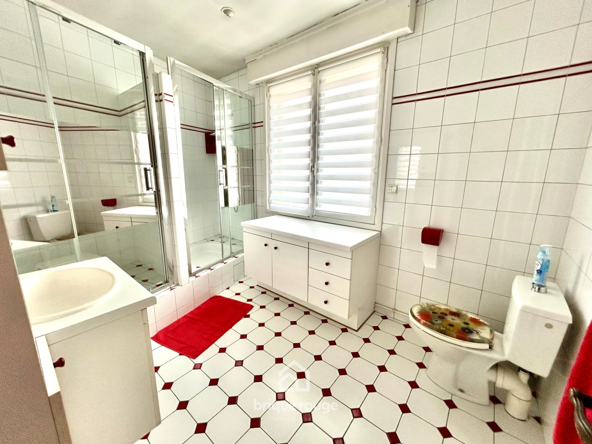 Belle maison familiale de 240 m avec 3 garages Photo 5 - Brique Rouge Immobilier Belle maison familiale de 240 m avec 3 garages Photo 5 - Brique Rouge Immobilier