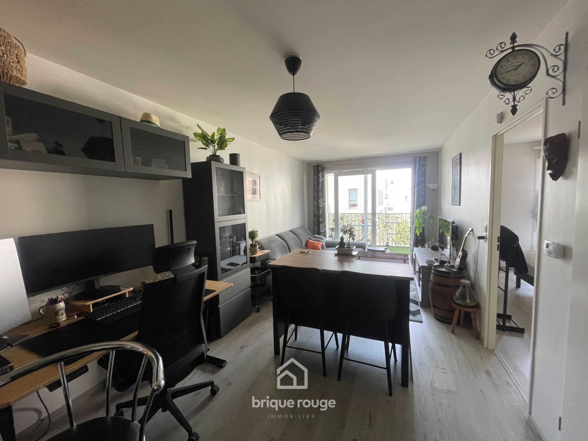 Bel appartement type 2 avec terrasse et parking privatif Photo 1 - Brique Rouge Immobilier Bel appartement type 2 avec terrasse et parking privatif Photo 1 - Brique Rouge Immobilier