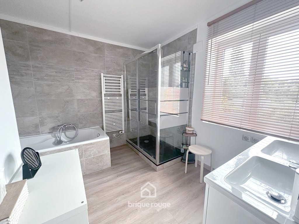 Semi individuelle 4 chambres secteur calme 140m Photo 5 - Brique Rouge Immobilier