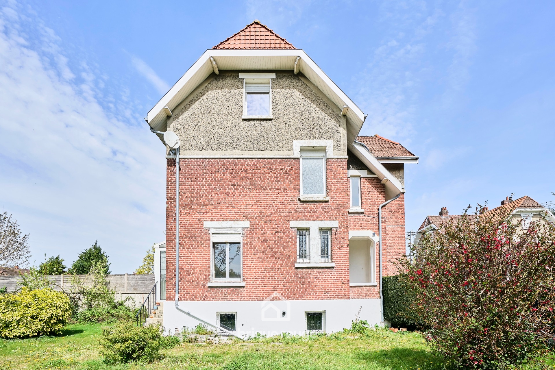 Charmante maison familiale de 145m Photo 1 - Brique Rouge Immobilier Charmante maison familiale de 145m Photo 1 - Brique Rouge Immobilier