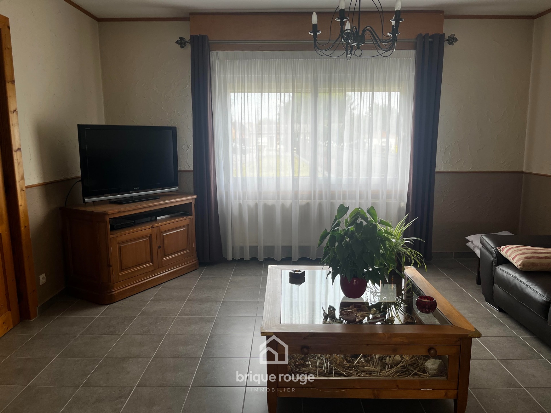 Maison 3 chambres 2 garages grand jardin Photo 8 - Brique Rouge Immobilier Maison 3 chambres 2 garages grand jardin Photo 8 - Brique Rouge Immobilier