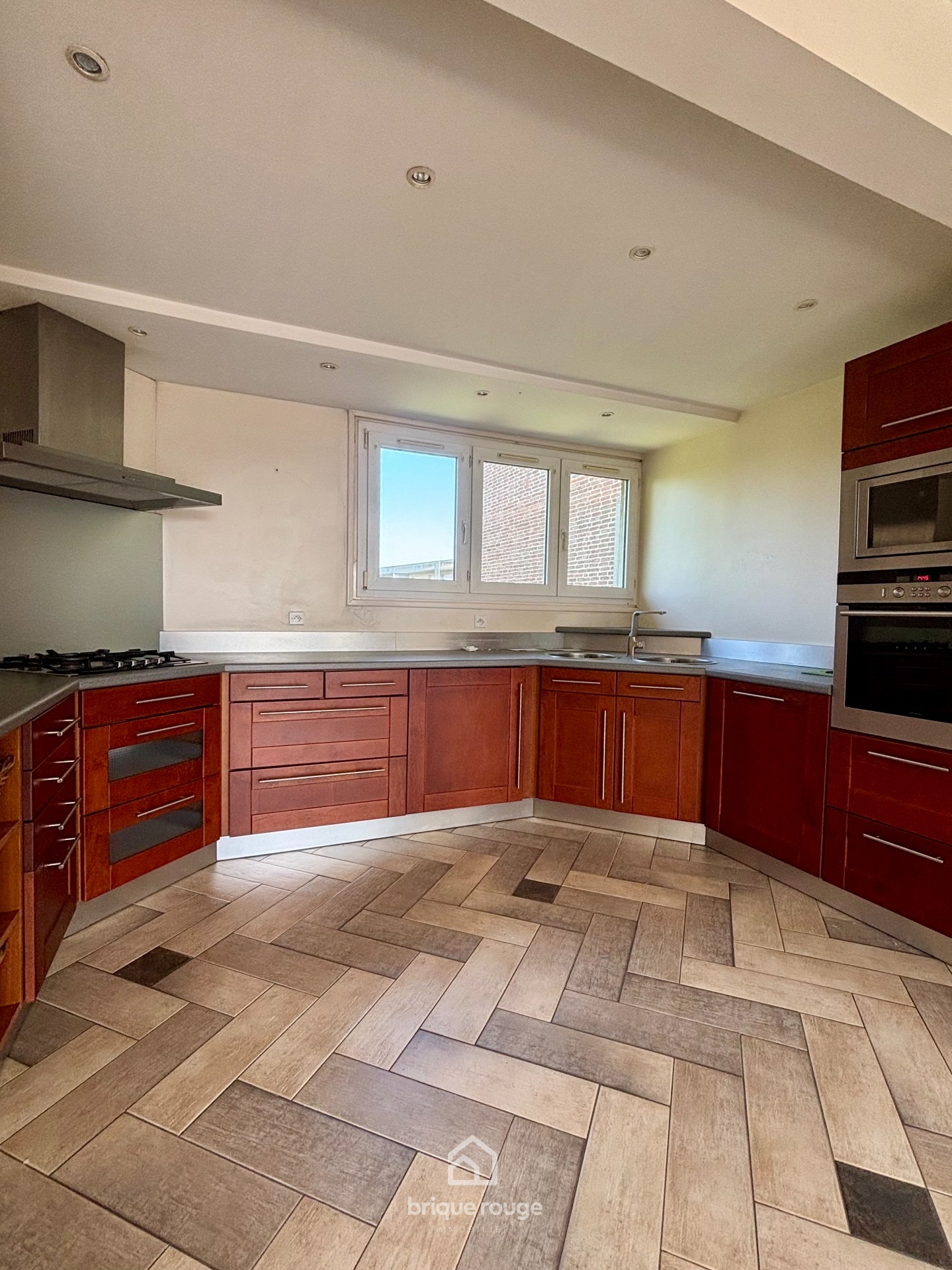 T3 au dernier etage avec balcon garage et metro Photo 2 - Brique Rouge Immobilier T3 au dernier etage avec balcon garage et metro Photo 2 - Brique Rouge Immobilier