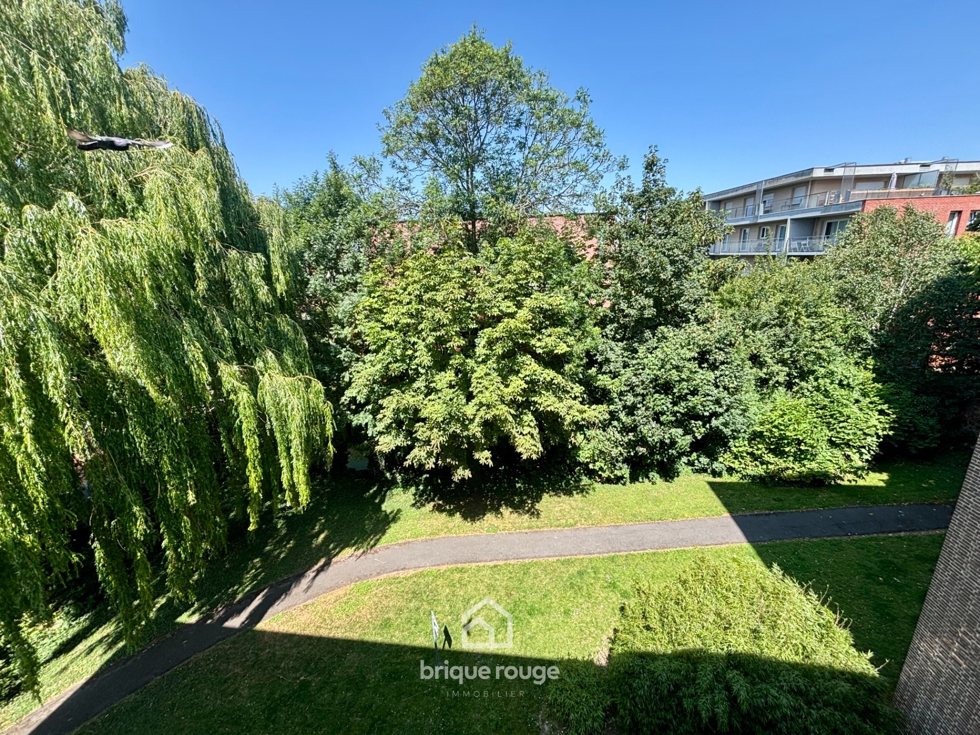 T3 au dernier etage avec balcon garage et metro Photo 3 - Brique Rouge Immobilier T3 au dernier etage avec balcon garage et metro Photo 3 - Brique Rouge Immobilier