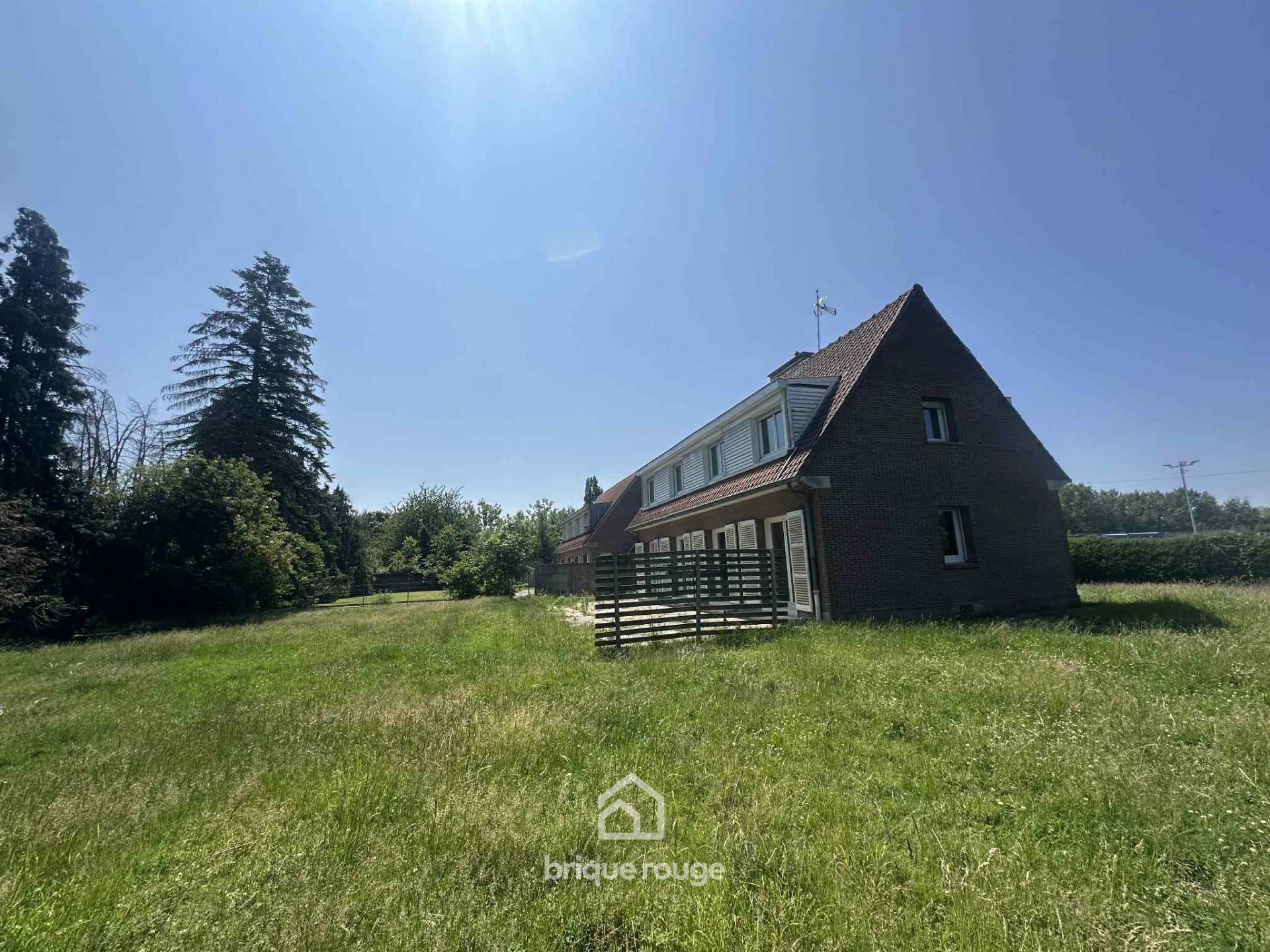 A 9mn du chr maison semi plain pied t7 sur 2300m Photo 3 - Brique Rouge Immobilier A 9mn du chr maison semi plain pied t7 sur 2300m Photo 3 - Brique Rouge Immobilier