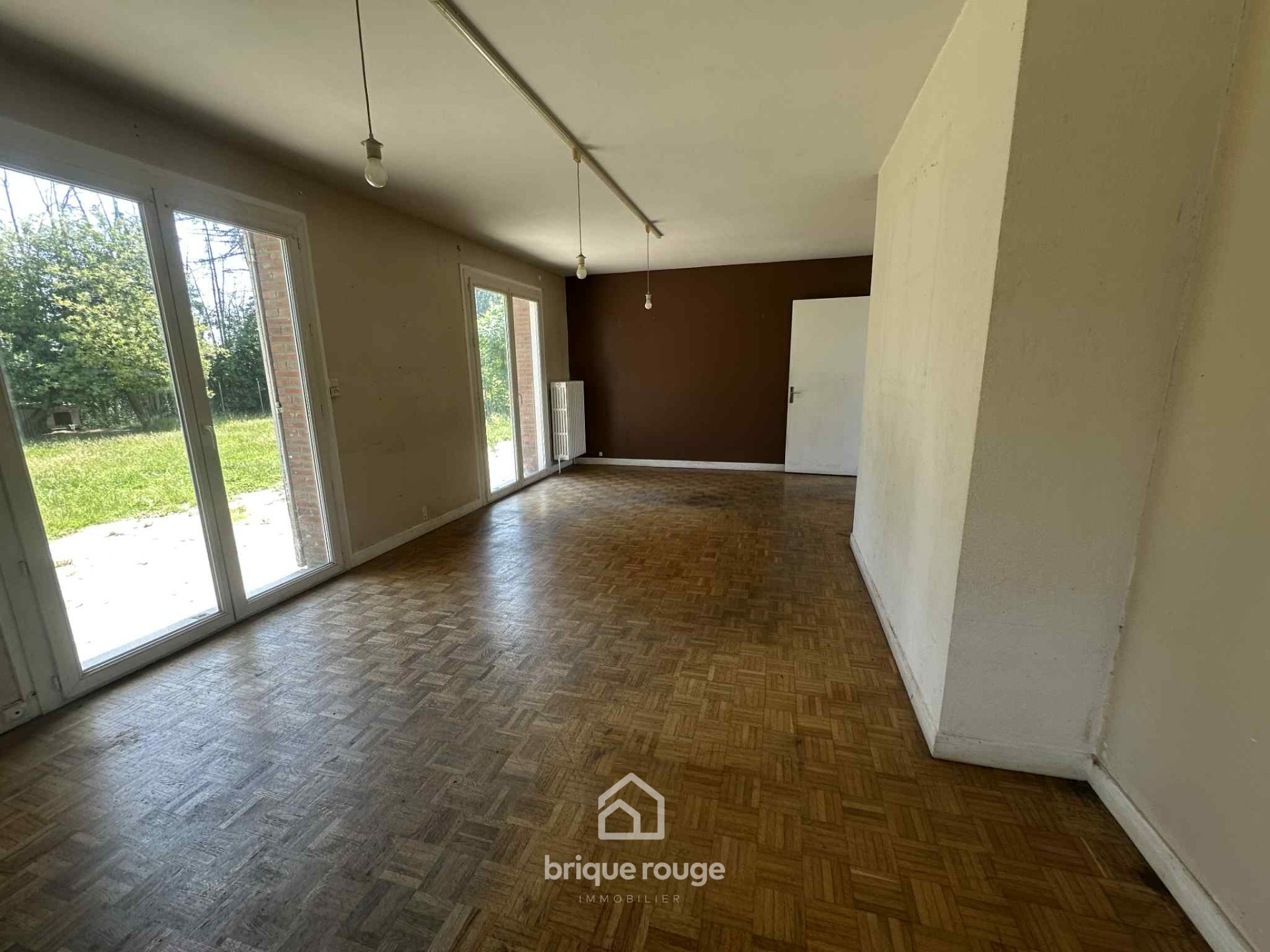 A 9mn du chr maison semi plain pied t7 sur 2300m Photo 4 - Brique Rouge Immobilier A 9mn du chr maison semi plain pied t7 sur 2300m Photo 4 - Brique Rouge Immobilier