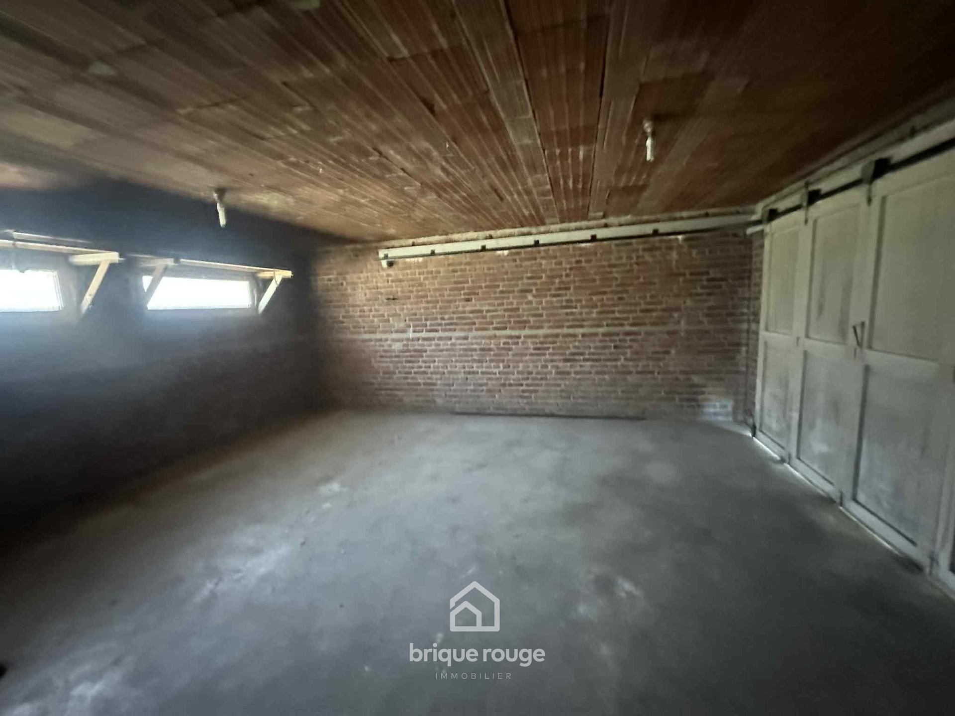 A 9mn du chr maison semi plain pied t7 sur 2300m Photo 5 - Brique Rouge Immobilier A 9mn du chr maison semi plain pied t7 sur 2300m Photo 5 - Brique Rouge Immobilier