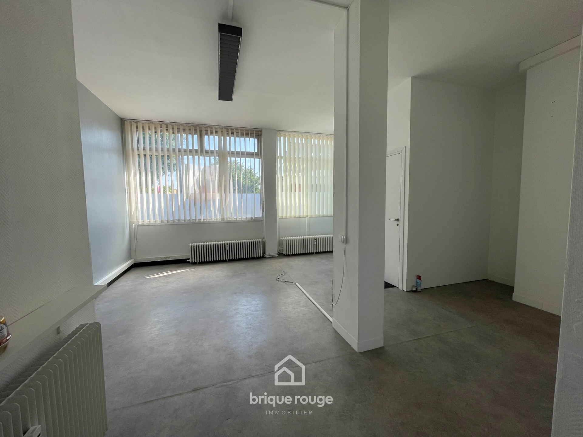 Local commercial situe au centre ville Photo 1 - Brique Rouge Immobilier Local commercial situe au centre ville Photo 1 - Brique Rouge Immobilier