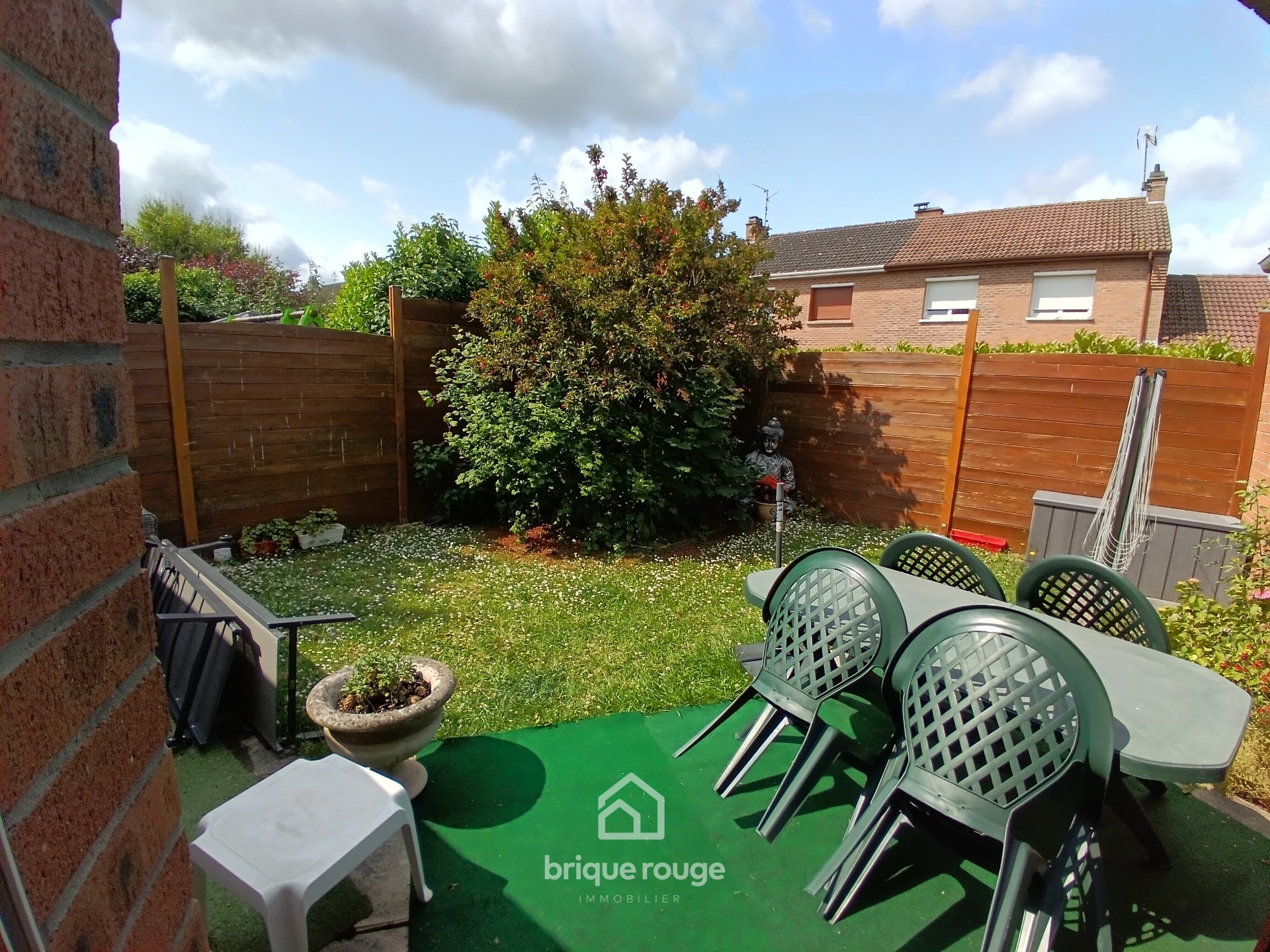 Maison familiale 4 chambres avec 2 garages sur gondecourt Photo 2 - Brique Rouge Immobilier Maison familiale 4 chambres avec 2 garages sur gondecourt Photo 2 - Brique Rouge Immobilier