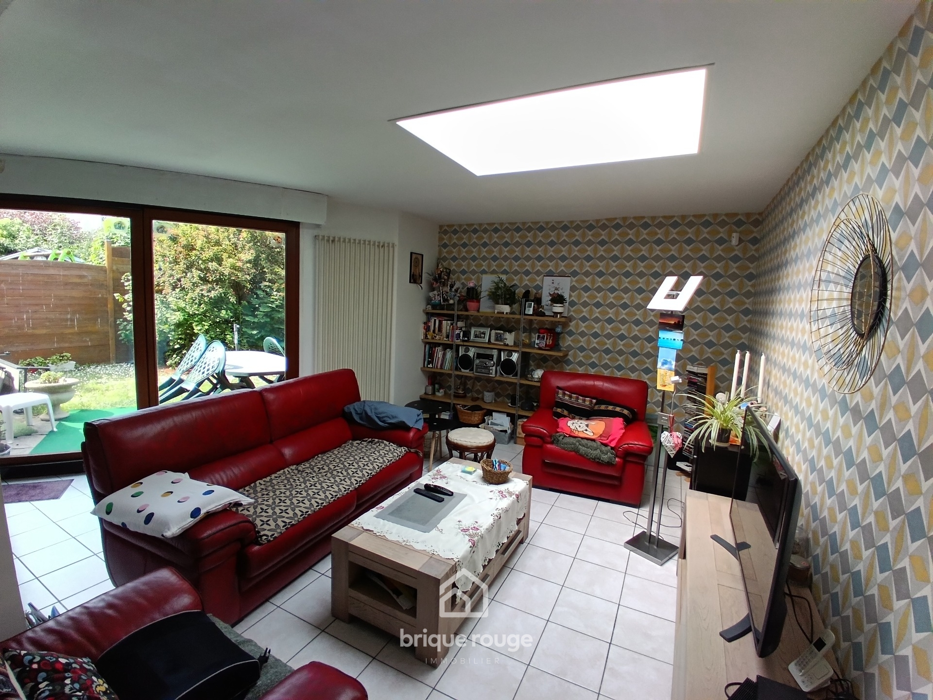 Maison familiale 4 chambres avec 2 garages sur gondecourt Photo 3 - Brique Rouge Immobilier Maison familiale 4 chambres avec 2 garages sur gondecourt Photo 3 - Brique Rouge Immobilier