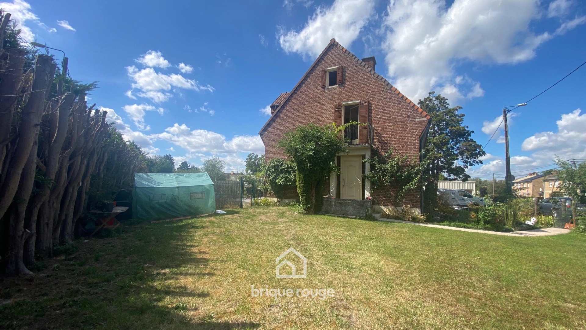 En exclusivite maison individuelle batie sur 950m Photo 1 - Brique Rouge Immobilier En exclusivite maison individuelle batie sur 950m Photo 1 - Brique Rouge Immobilier