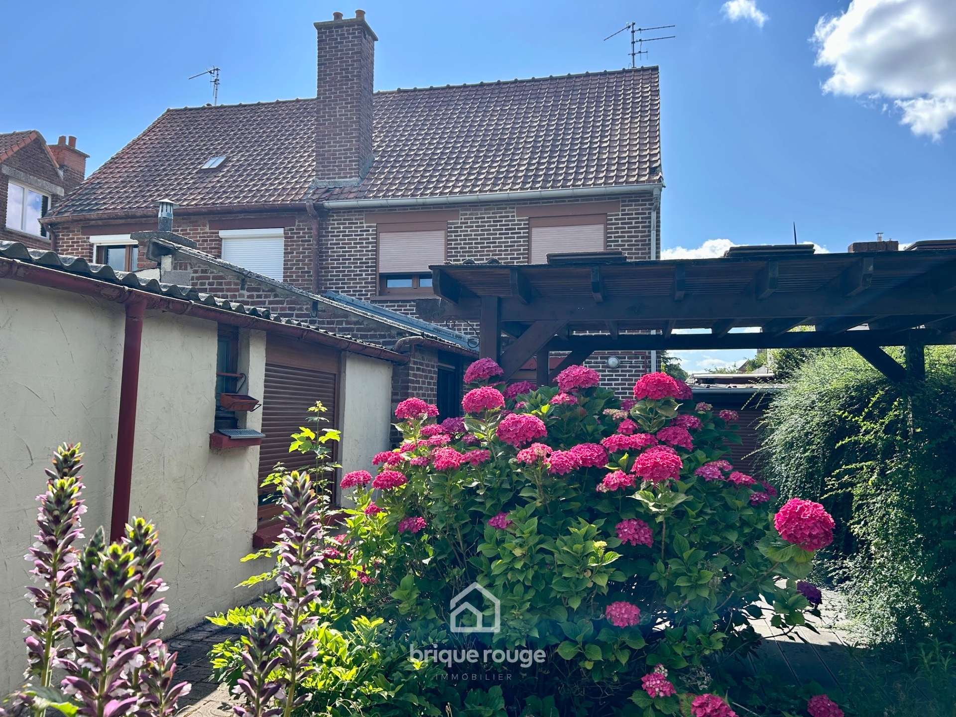 Semi individuelle secteur prise Photo 2 - Brique Rouge Immobilier Semi individuelle secteur prise Photo 2 - Brique Rouge Immobilier