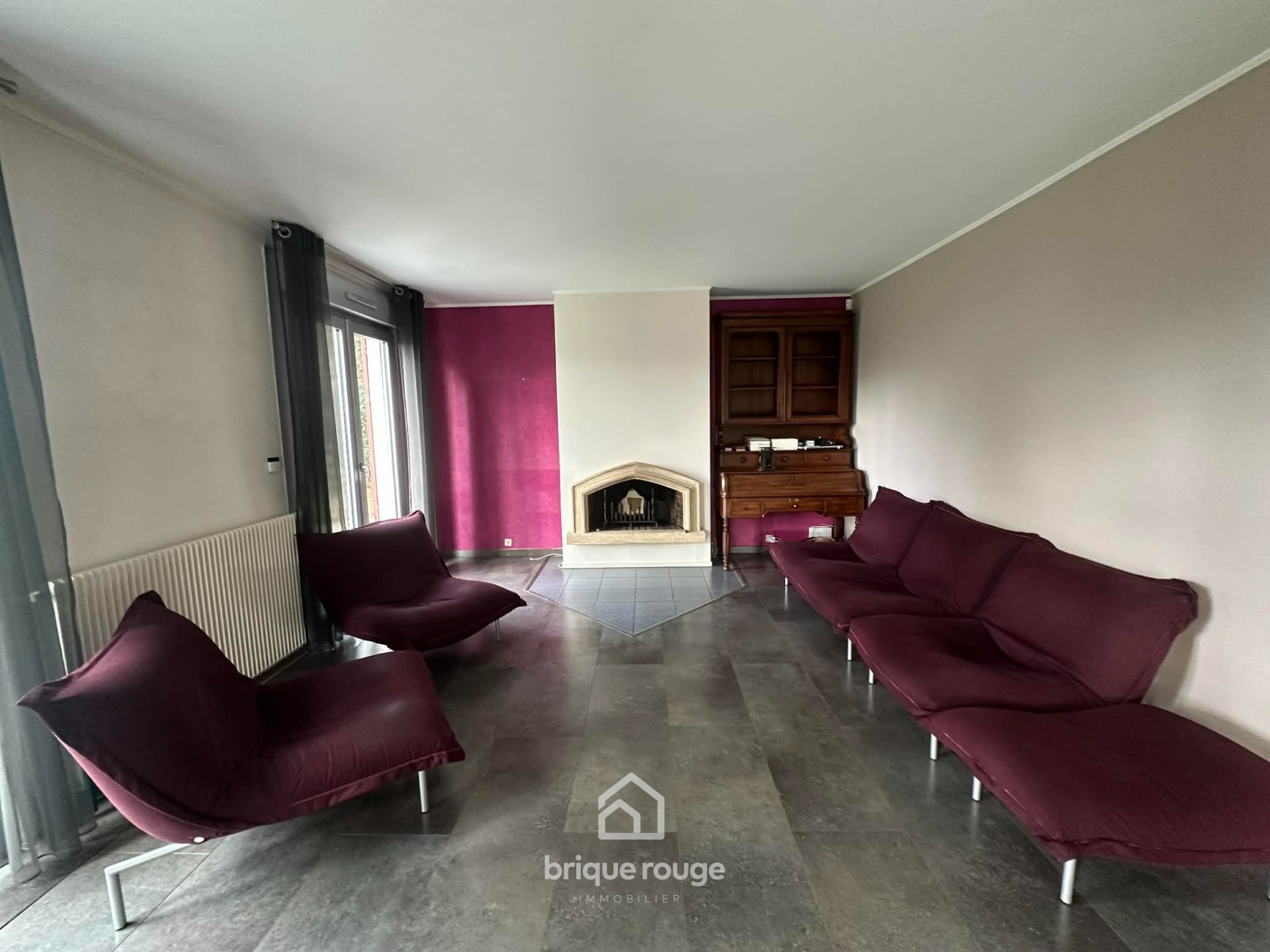 Individuelle semi plain pied 6 chambres sur 2430m Photo 1 - Brique Rouge Immobilier Individuelle semi plain pied 6 chambres sur 2430m Photo 1 - Brique Rouge Immobilier