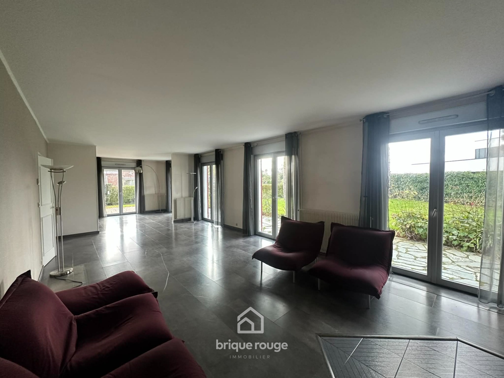 Individuelle semi plain pied 6 chambres sur 2430m Photo 2 - Brique Rouge Immobilier Individuelle semi plain pied 6 chambres sur 2430m Photo 2 - Brique Rouge Immobilier