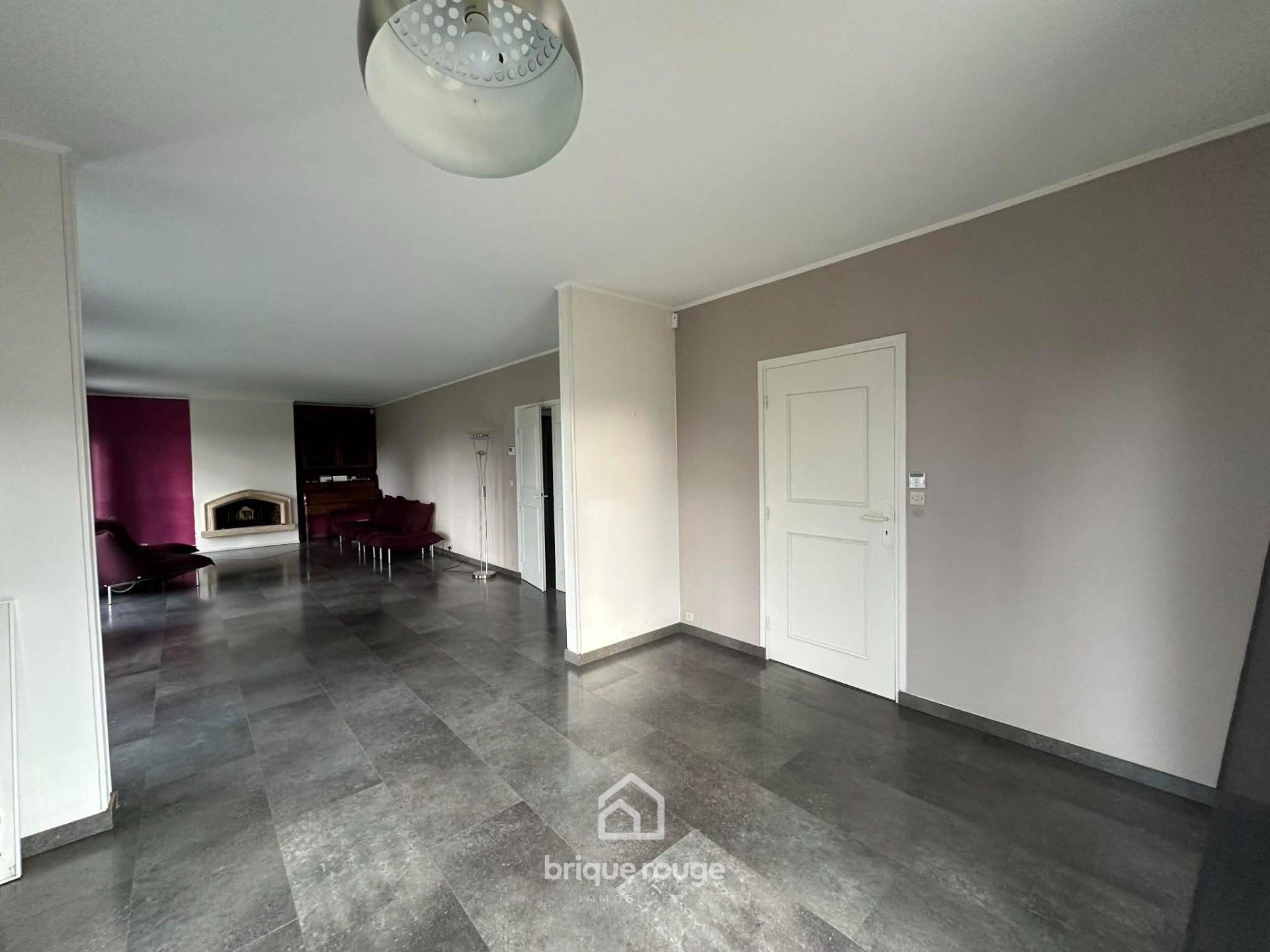 Individuelle semi plain pied 6 chambres sur 2430m Photo 4 - Brique Rouge Immobilier Individuelle semi plain pied 6 chambres sur 2430m Photo 4 - Brique Rouge Immobilier