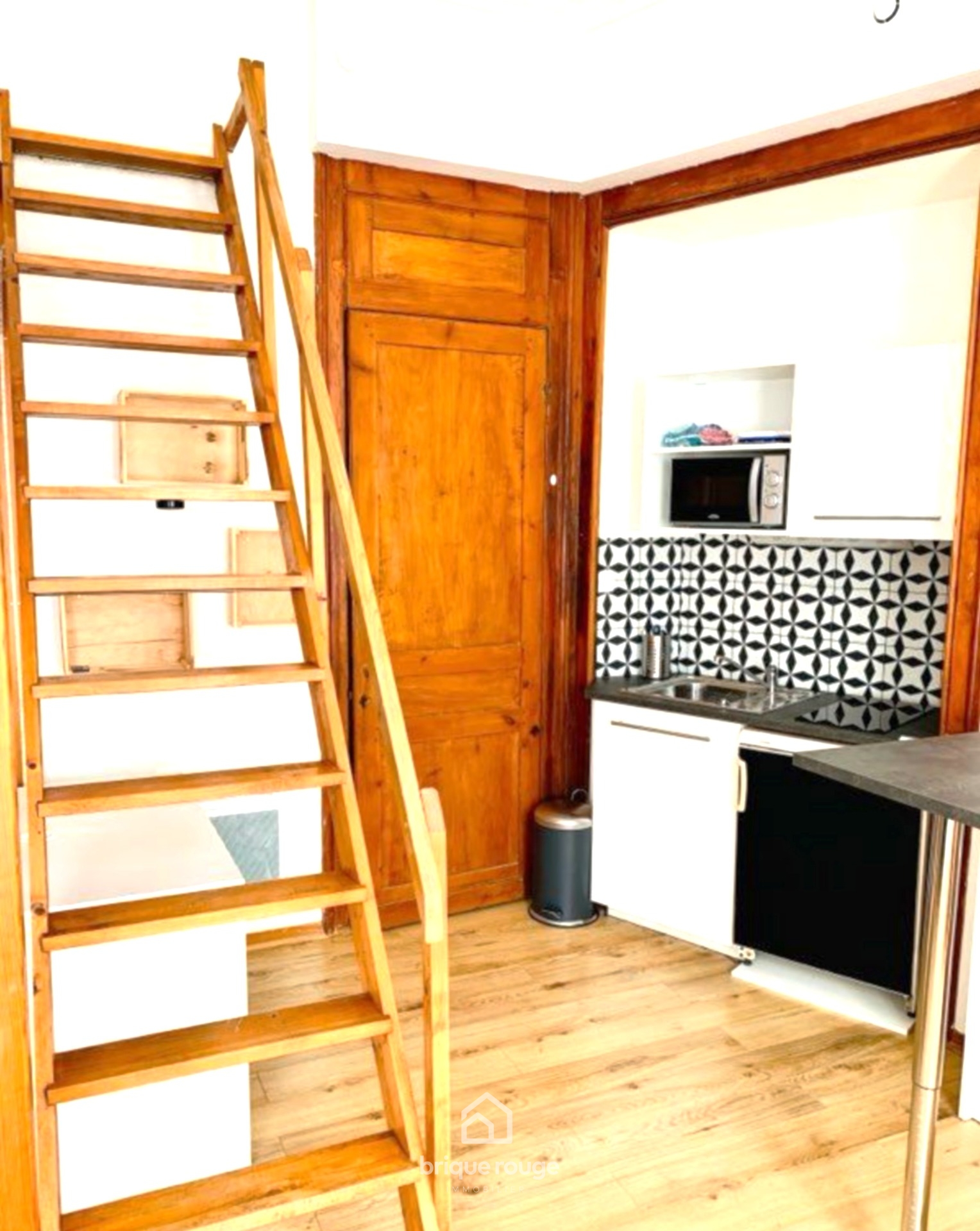 Opportunite  studio meuble prox la catho vendu loue Photo 1 - Brique Rouge Immobilier